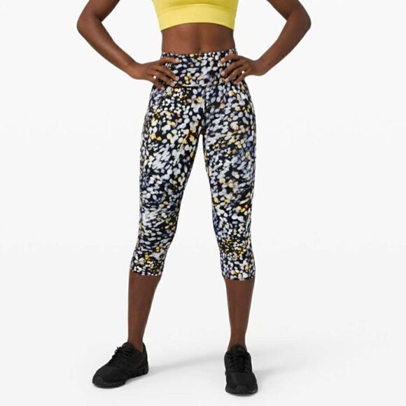 NWOT Lululemon  Crop II 19" Non-Reflective size 4 - Picture 1 of 13